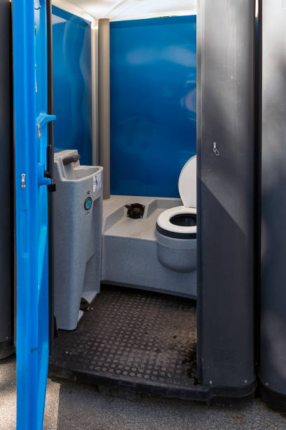 Best Portable restroom trailer rental  in Crenshaw, MS