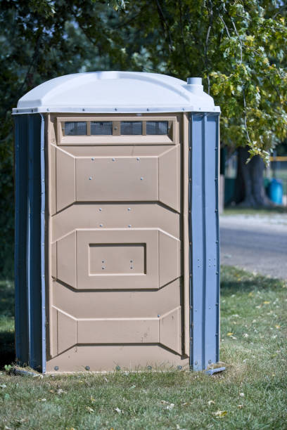 Best Portable restroom trailer rental  in Crenshaw, MS